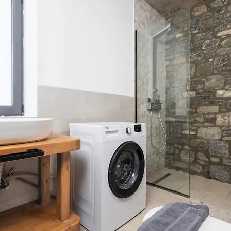 Villa La Casa Di Pietre 2 *