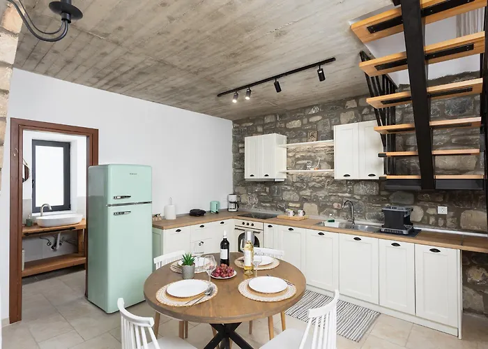 La Casa Di Pietre 2 فيلة كوتاري